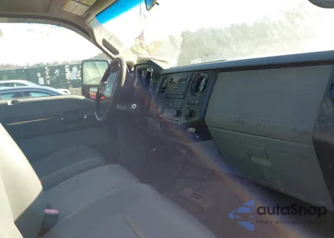 2011 Ford F-250 Xl z USA, uszkodzony, nr VIN 1FTBF2B69BEB57973